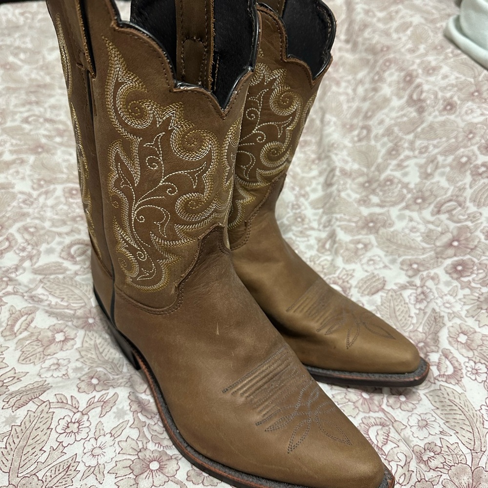 Justin Women’s 8C Cowboy Boots